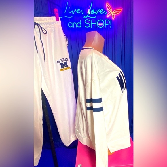 University of Michigan (UofM) White and Blue Sweatsuit, Unisex, Authentic. NWT - Picture 3 of 11